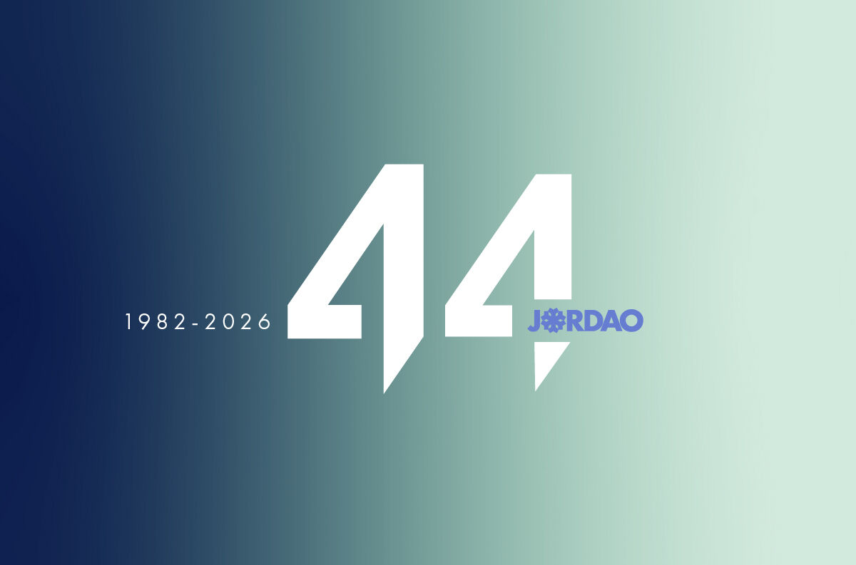 44 Ans